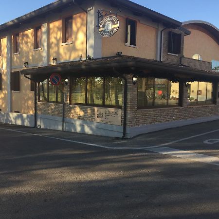 Hotel Ristorante "La Stazione" Cordovado Esterno foto