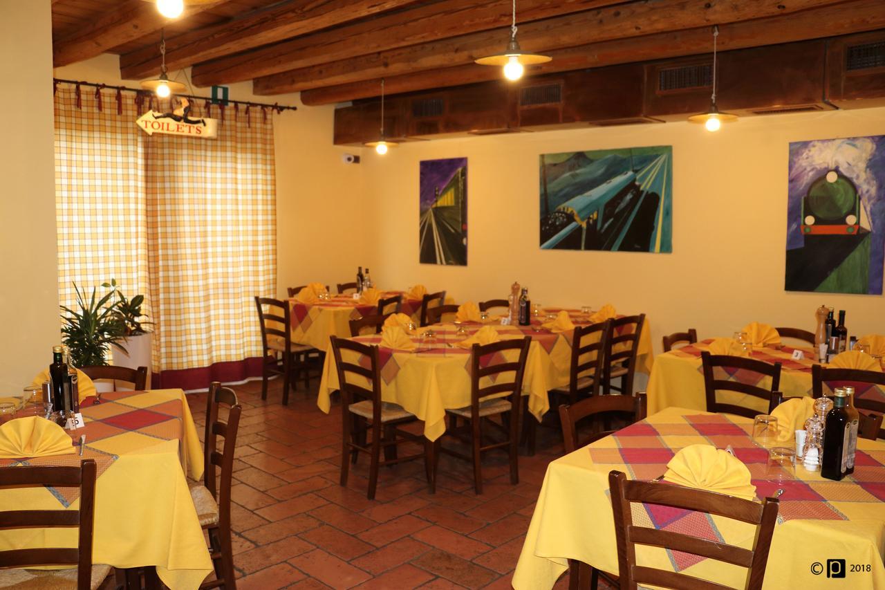 Hotel Ristorante "La Stazione" Cordovado Esterno foto
