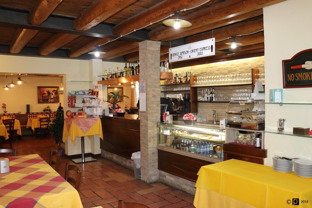 Hotel Ristorante "La Stazione" Cordovado Esterno foto