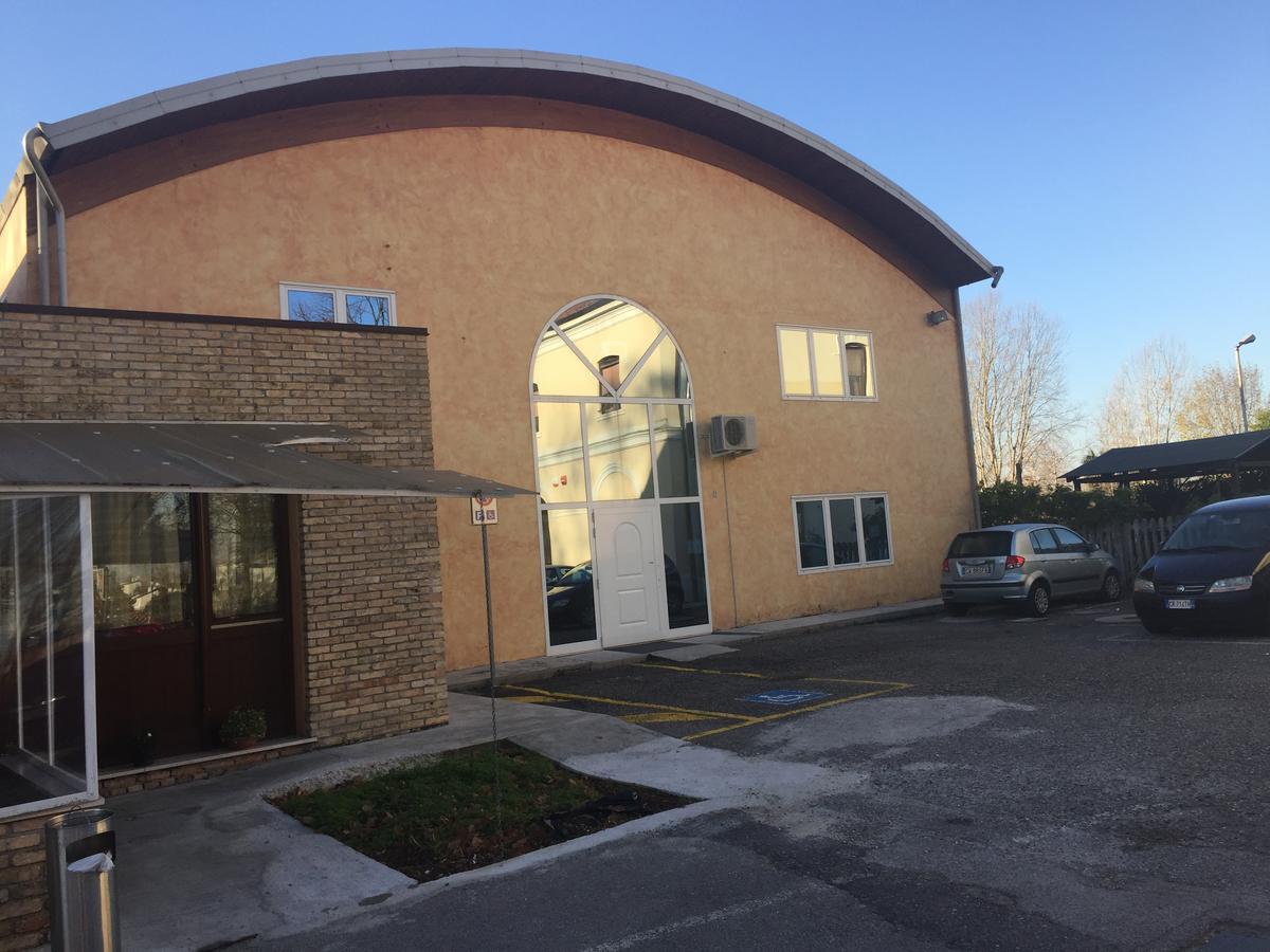 Hotel Ristorante "La Stazione" Cordovado Esterno foto