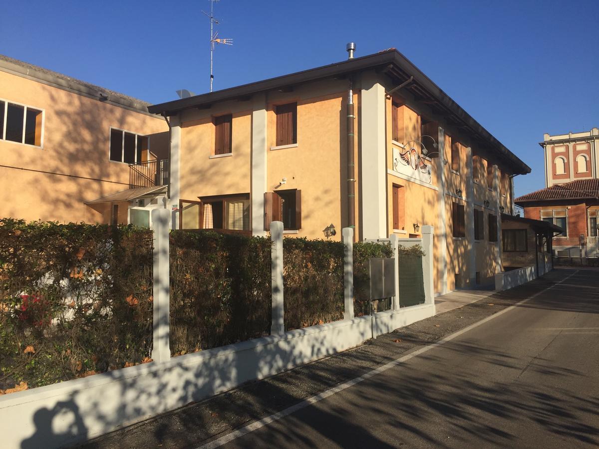 Hotel Ristorante "La Stazione" Cordovado Esterno foto